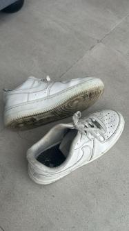 kaufe die getragenen Sneakers (Grösse 38) meiner Herrin in Zürich - Bild 1
