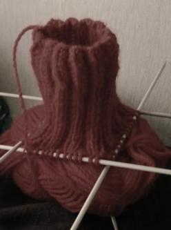 mehrere Frauen die für mich stricken gesucht in Grenchen - Bild 1